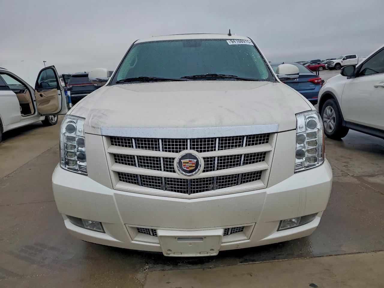 2013 Cadillac Escalade Platinum - Image 5