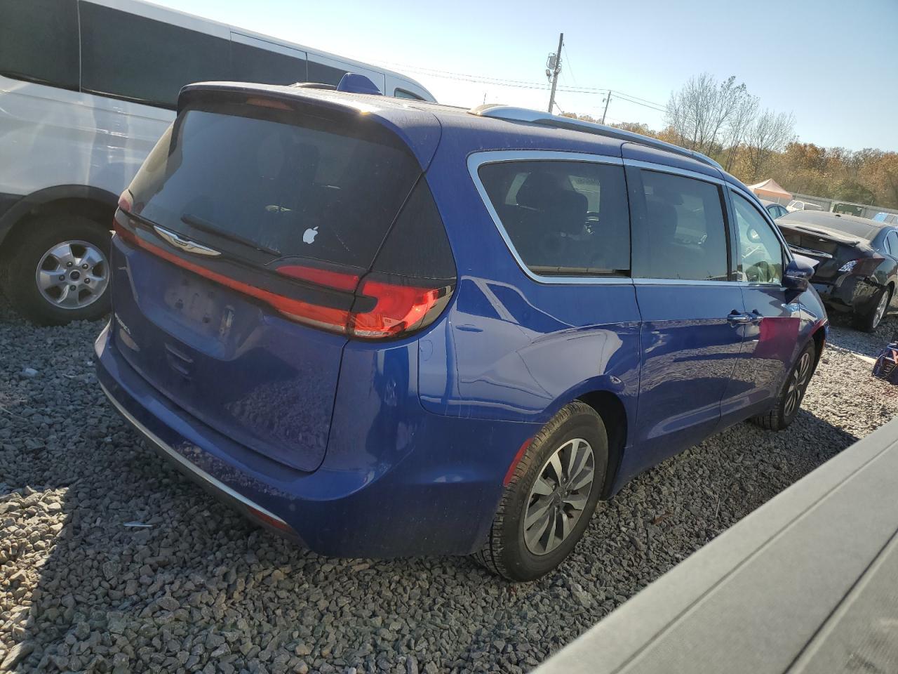 2021 Chrysler Pacifica Touring L - Фото 3