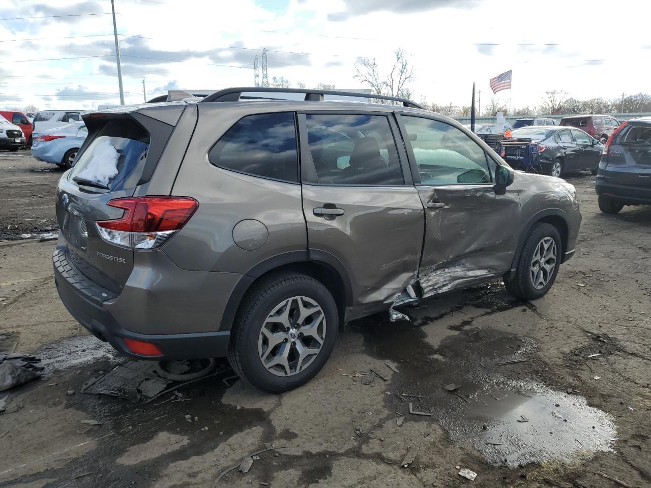 2019 Subaru Forester Premium - Фото 3