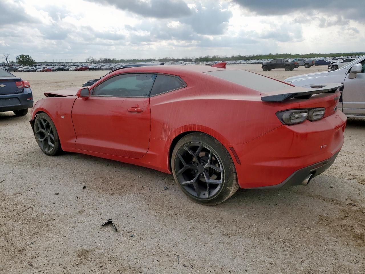 2019 Chevrolet Camaro Ls - Фото 2