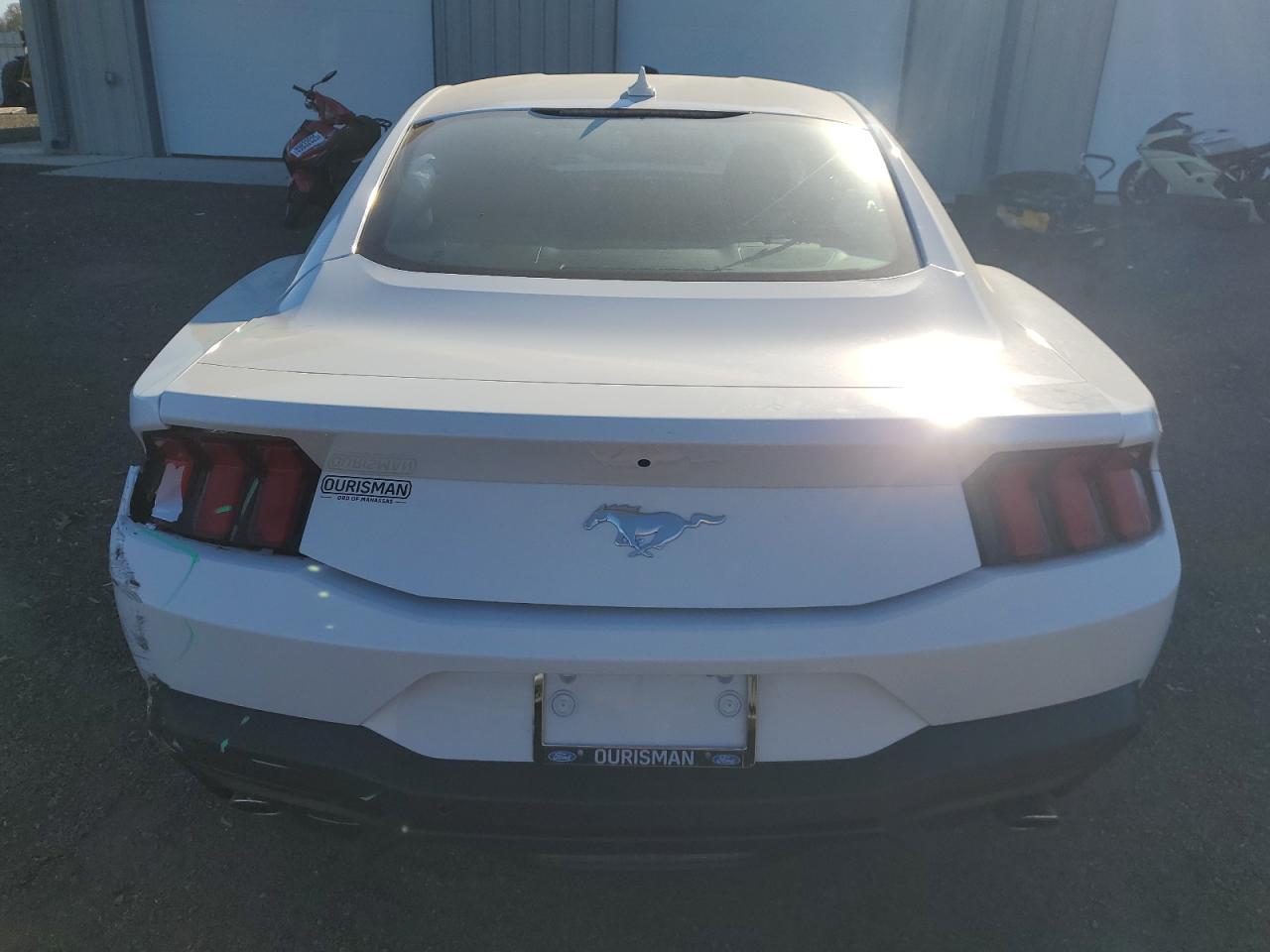 2025 Ford Mustang - Фото 6