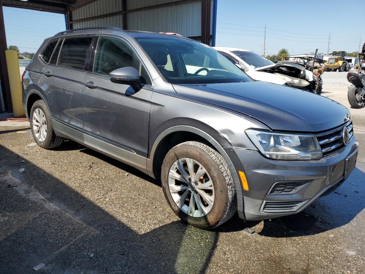 2018 Volkswagen Tiguan Se - Фото 4