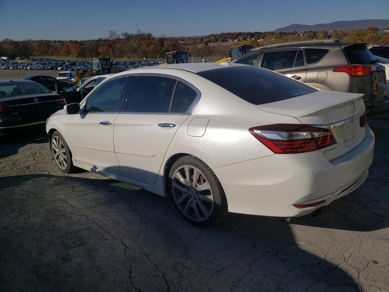 2016 Honda Accord Touring - Image 2