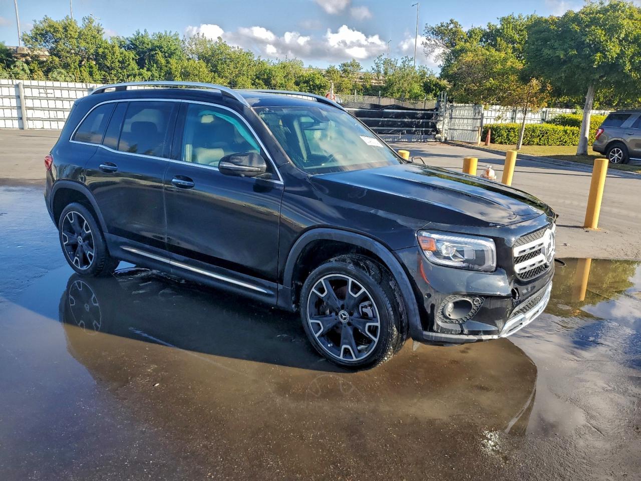 2023 Mercedes-Benz Glb 250 - Image 4