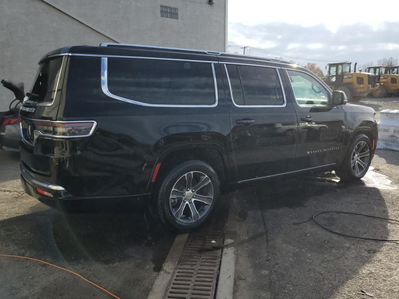 2024 Jeep Grand Wagoneer L Series I - Фото 3