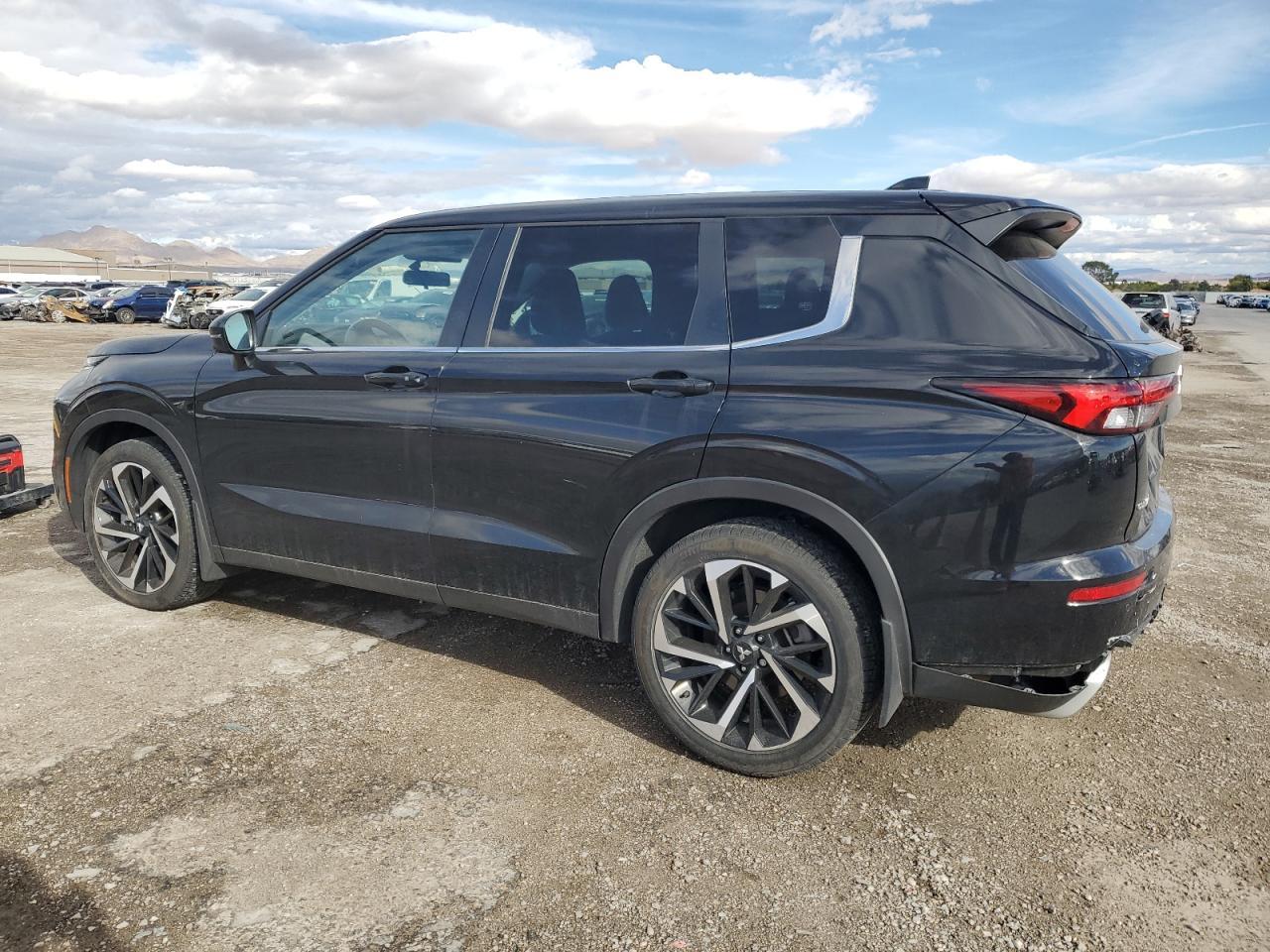 2022 Mitsubishi Outlander Se - Фото 2