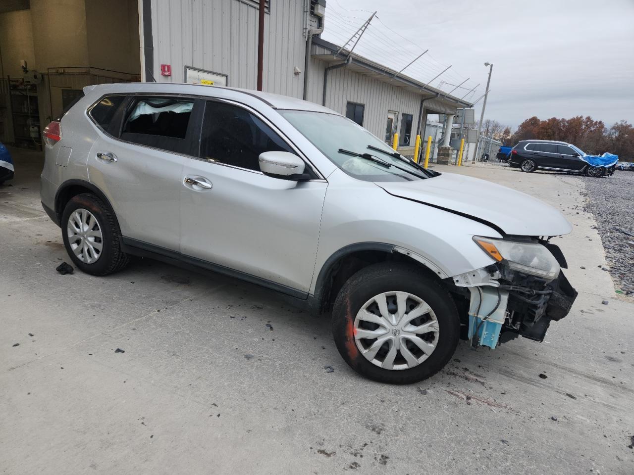 2015 Nissan Rogue S - Фото 4
