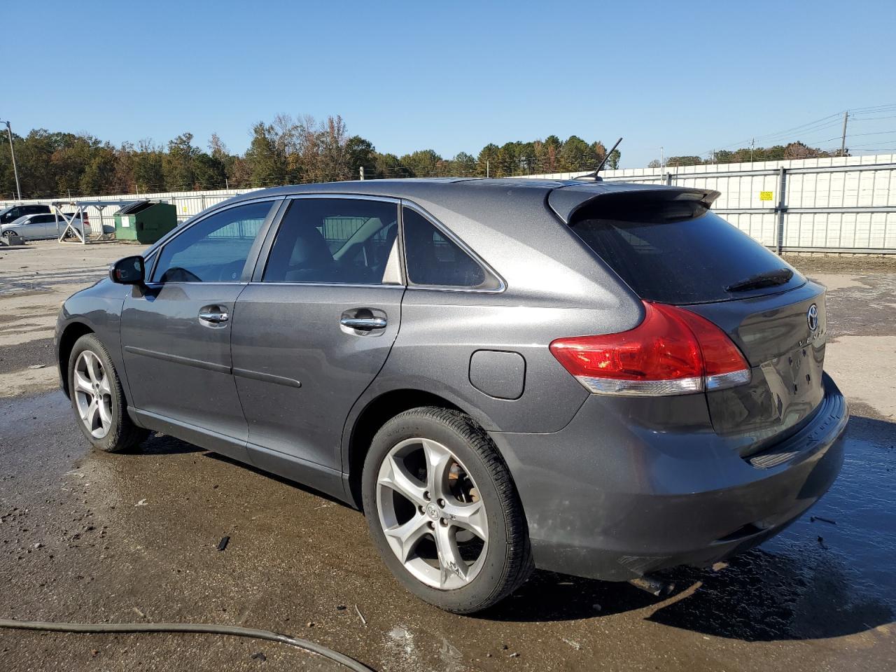 2009 Toyota Venza - Image 2