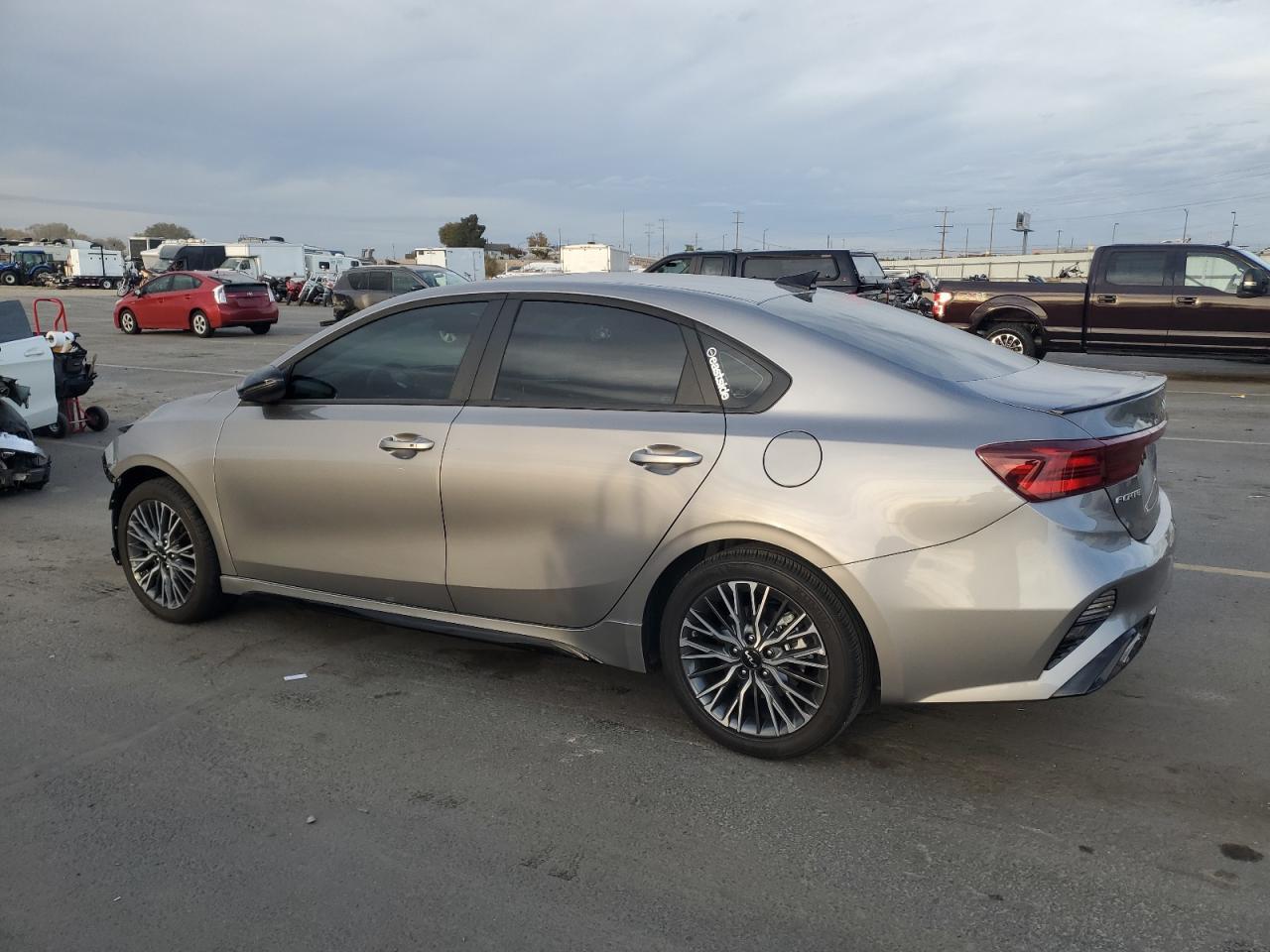 2024 Kia Forte Gt Line - Фото 2