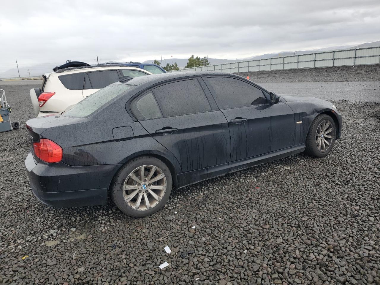 2011 BMW 328 I - Image 3