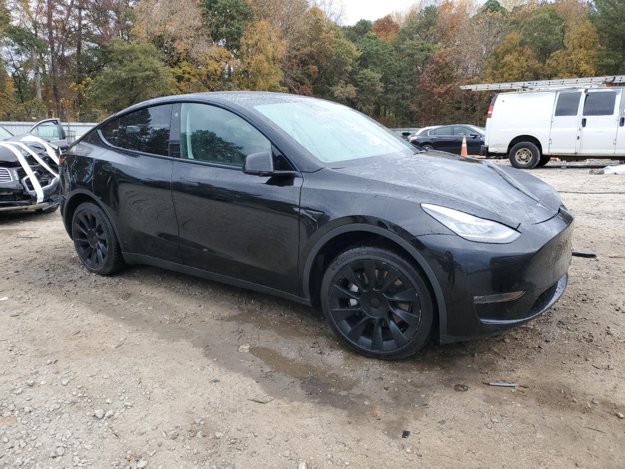 2023 Tesla Model Y - Фото 4