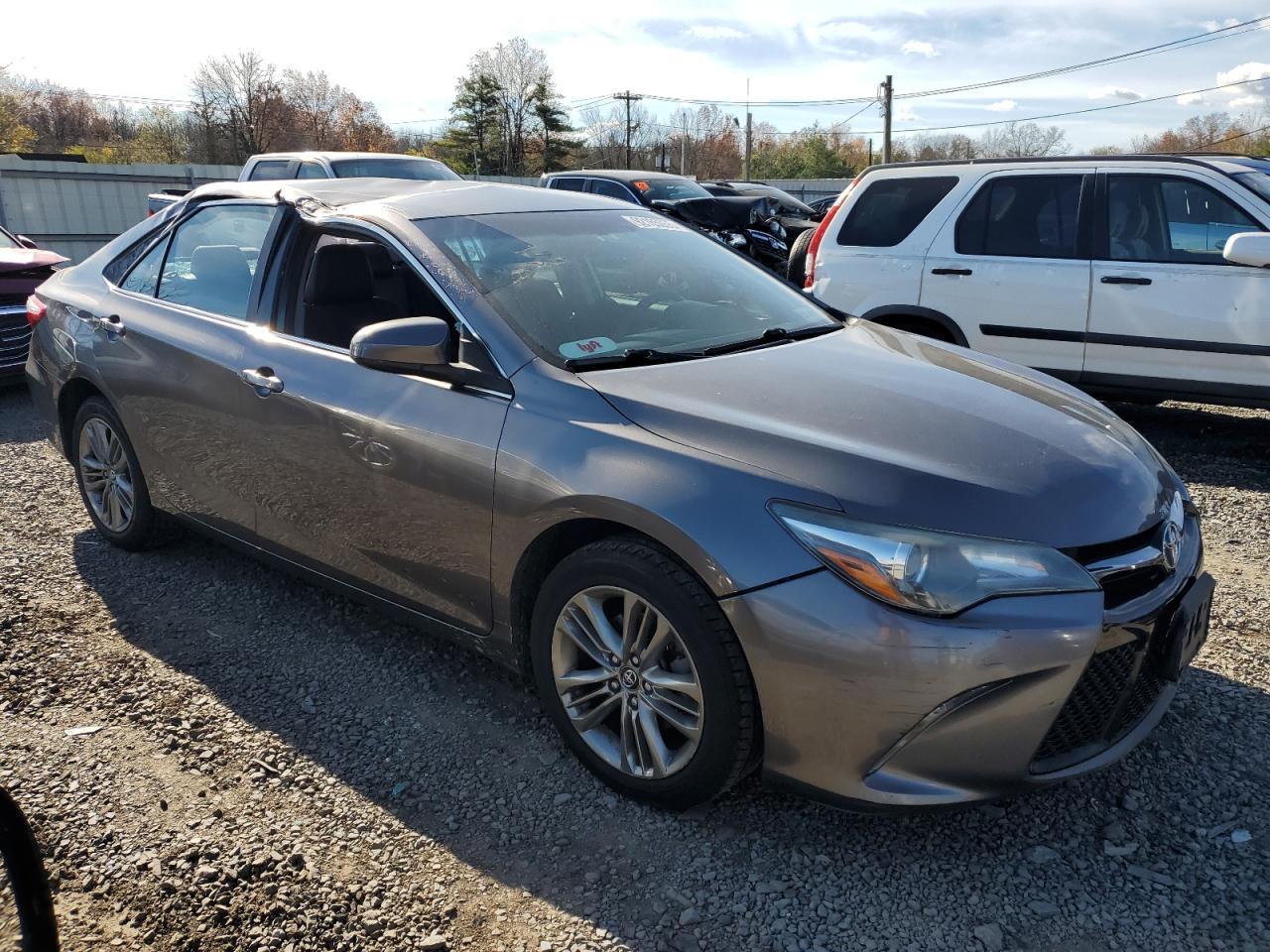 2017 Toyota Camry Le - Image 4