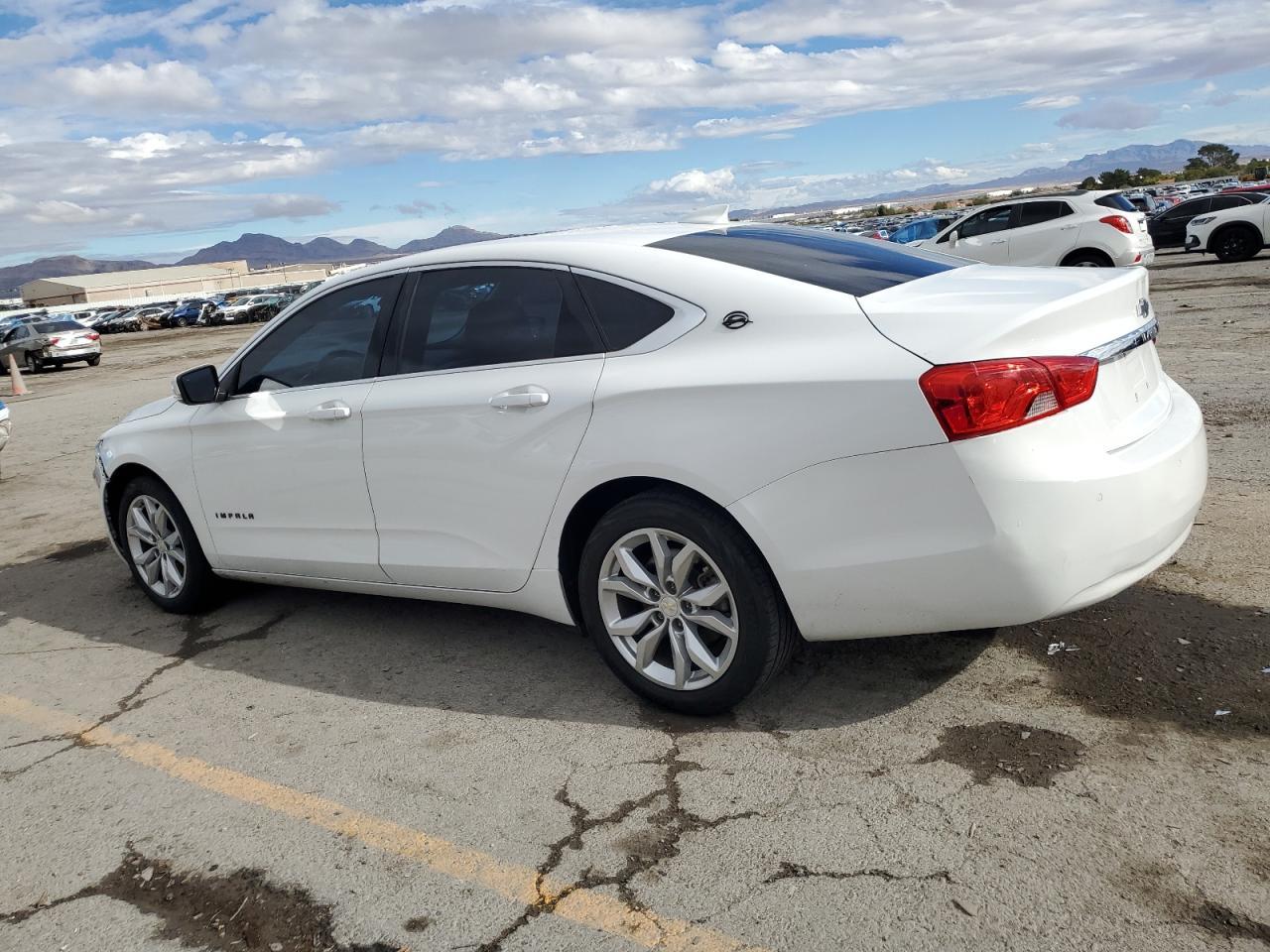 2017 Chevrolet Impala Lt - Фото 2
