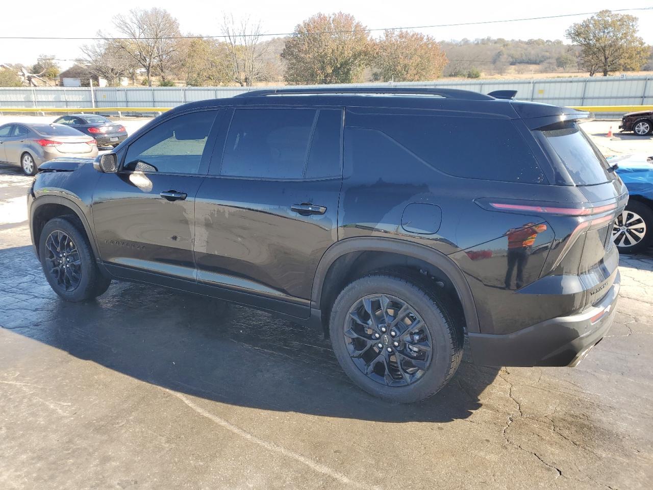 2025 Chevrolet Traverse Lt - Фото 2
