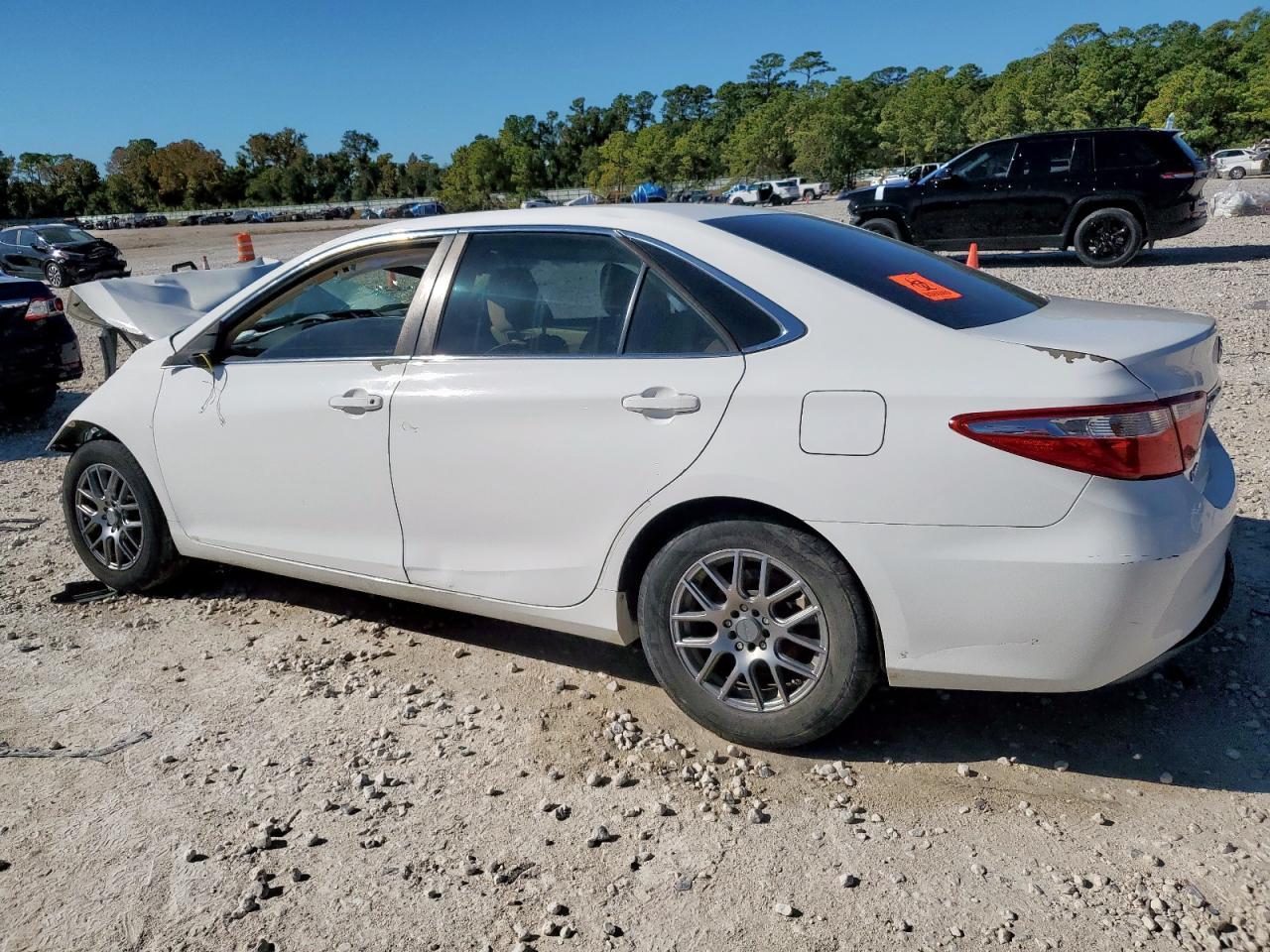 2016 Toyota Camry Le - Image 2