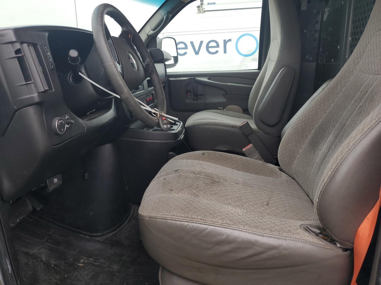 2015 Chevrolet Express G2500 - Фото 7