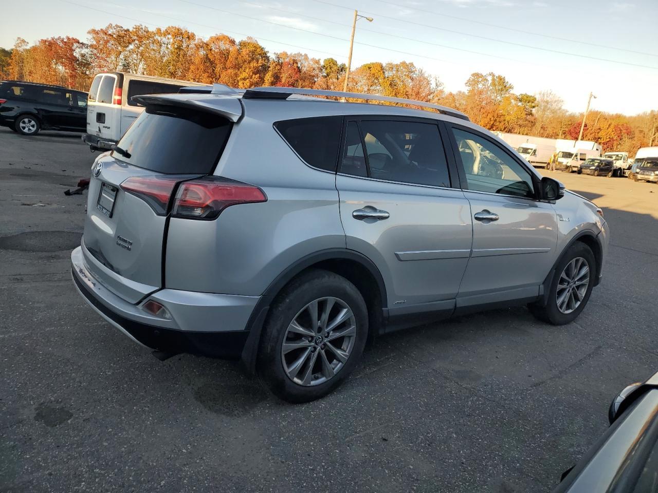 2016 Toyota Rav4 Hv Limited - Фото 3