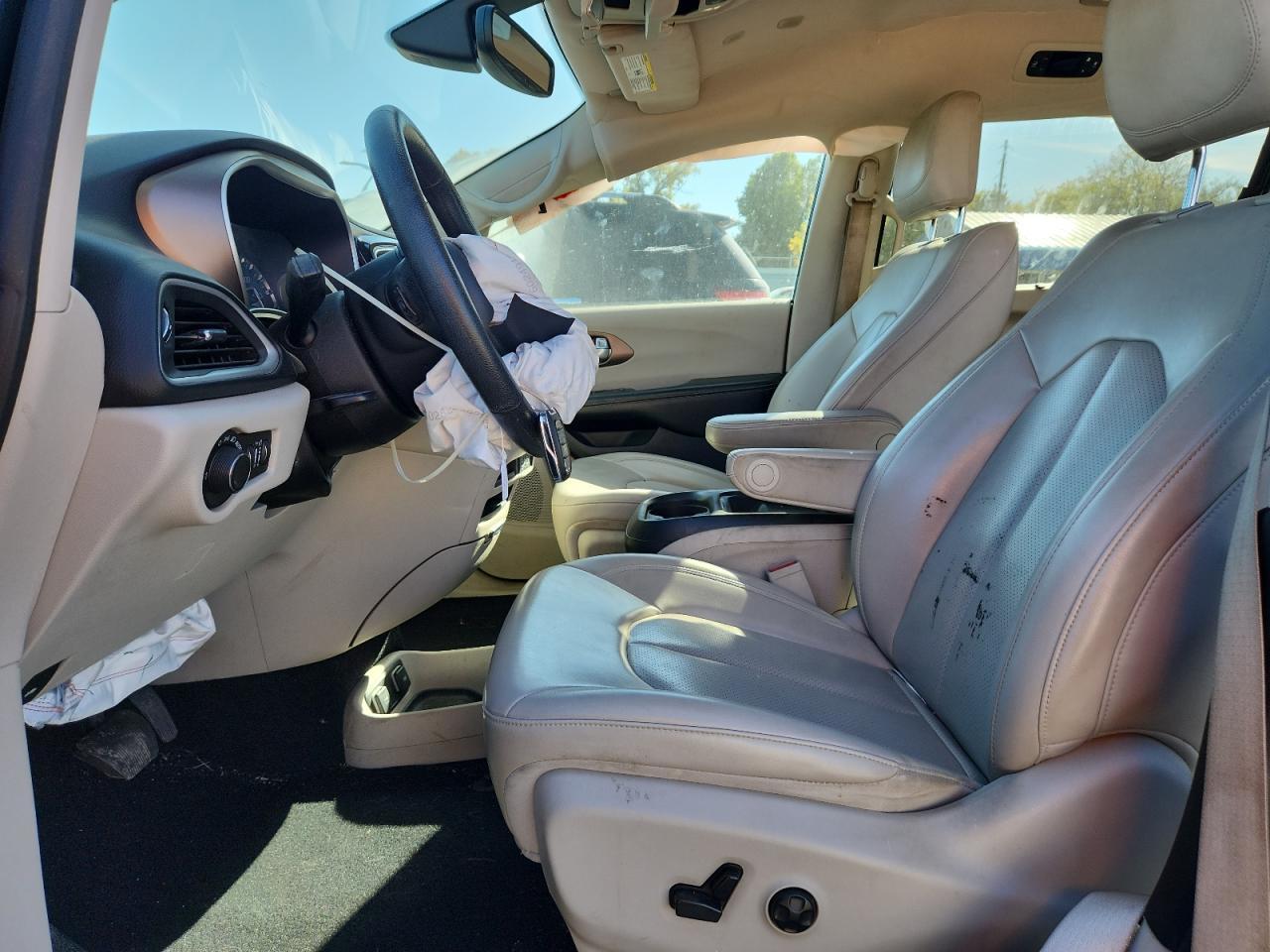 2021 Chrysler Voyager Lxi - Image 7