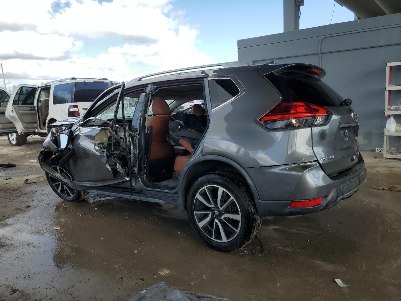 2017 Nissan Rogue S - Image 2