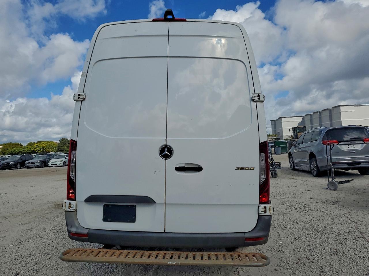 2021 Mercedes Benz Sprinter 2500 Delivery Van - Фото 6