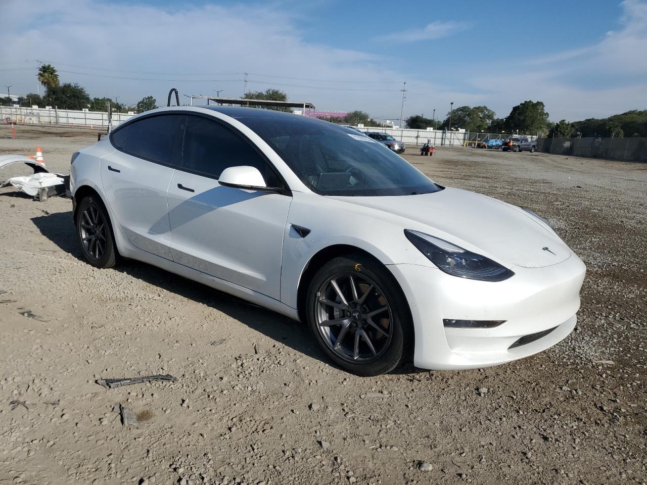 2021 Tesla Model 3 - Image 4