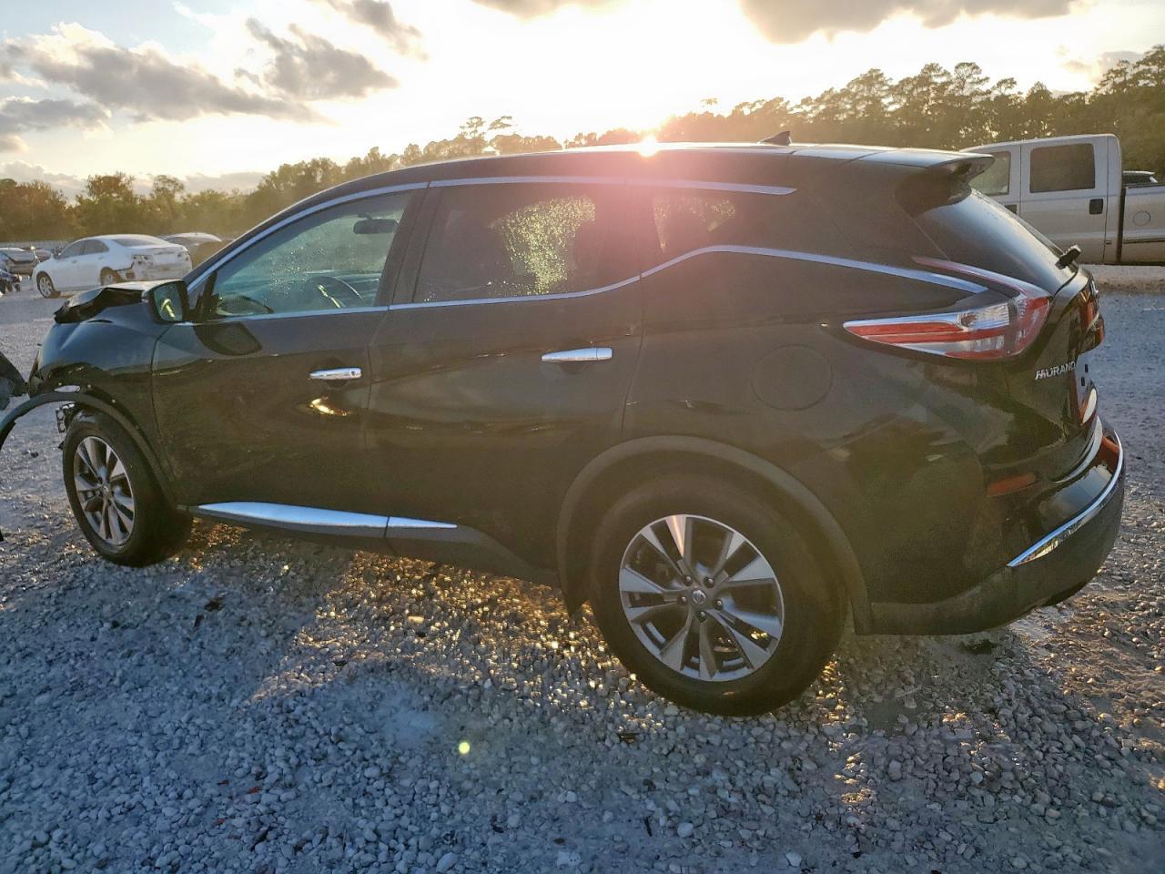 2016 Nissan Murano S - Image 2