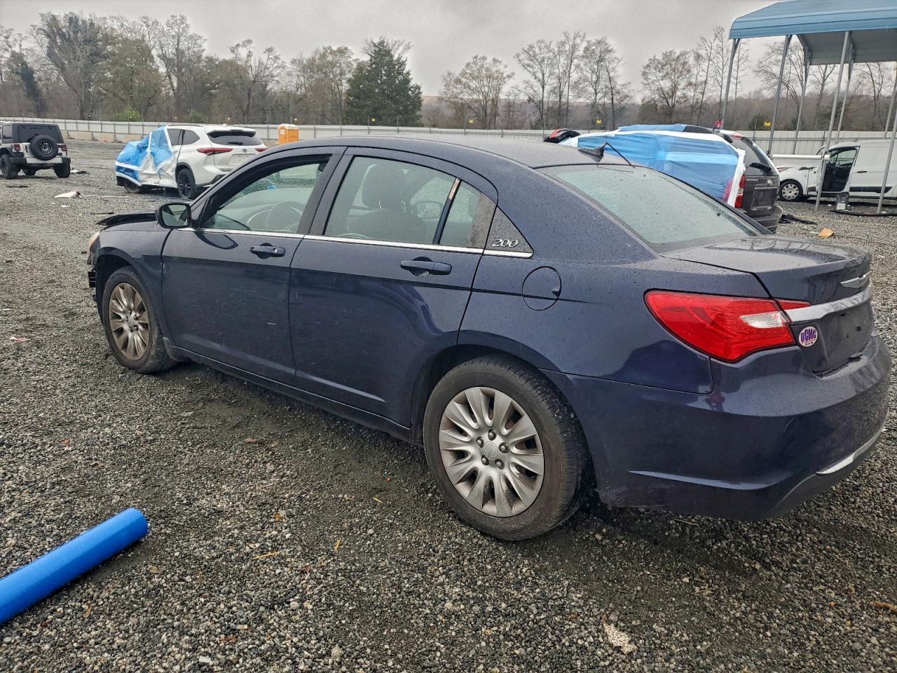 2014 Chrysler 200 Lx - Image 2