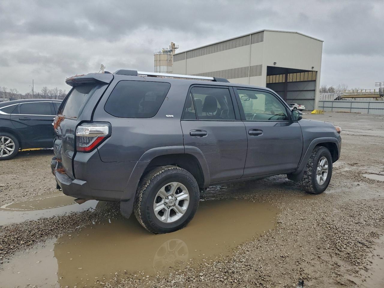 2023 Toyota 4Runner Sr5 - Фото 3
