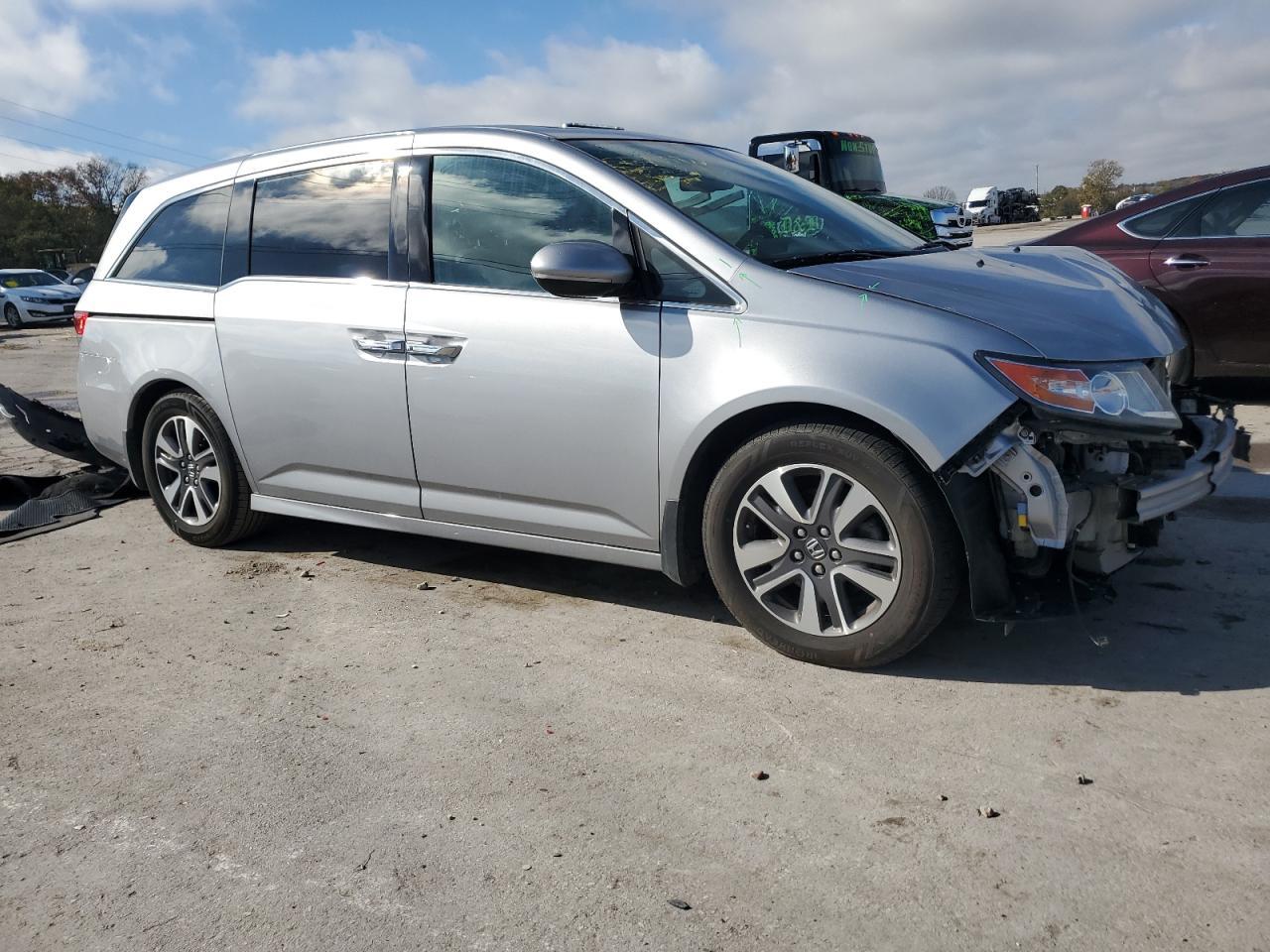 2016 Honda Odyssey Touring - Фото 4