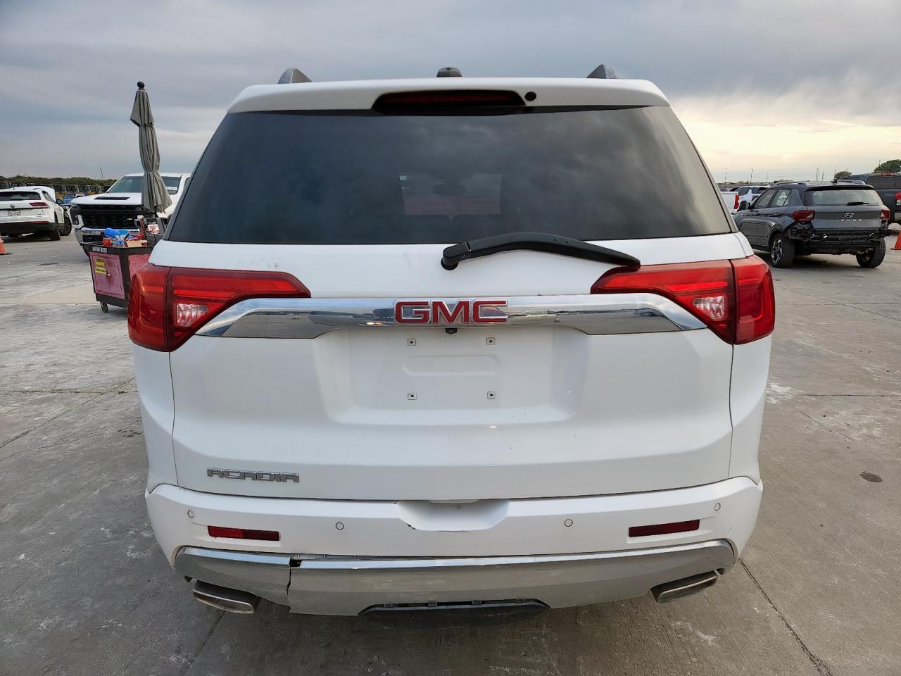 2019 GMC Acadia Denali - Image 6