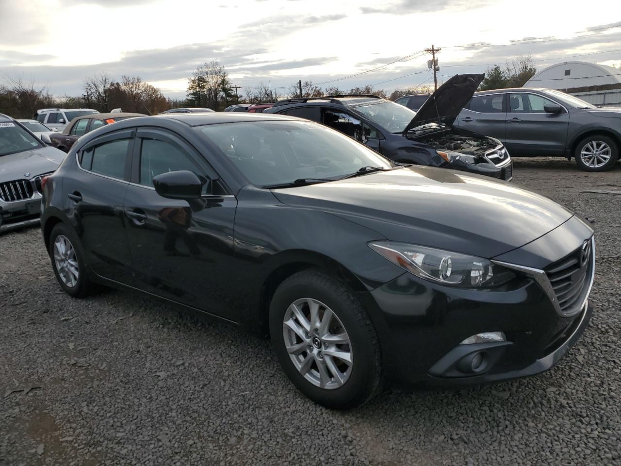 2016 Mazda 3 Touring - Image 4