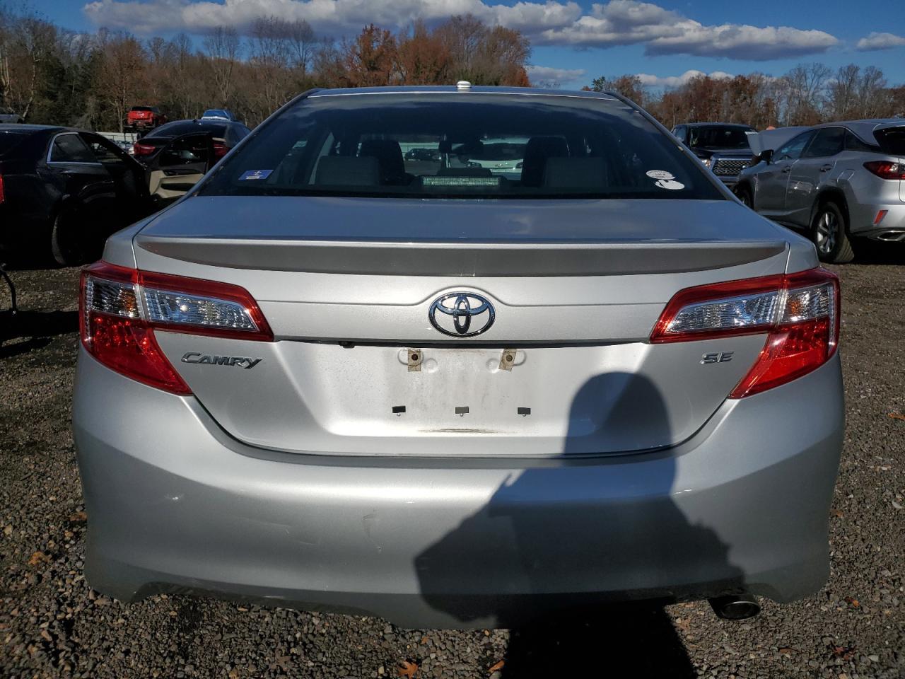2014 Toyota Camry L - Фото 6