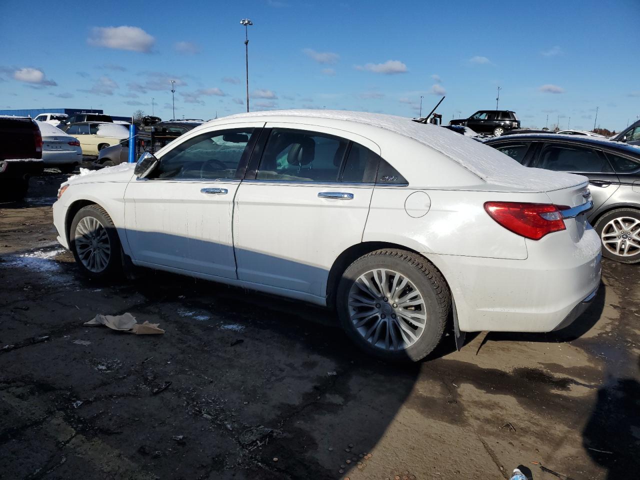 2013 Chrysler 200 Limited - Фото 2