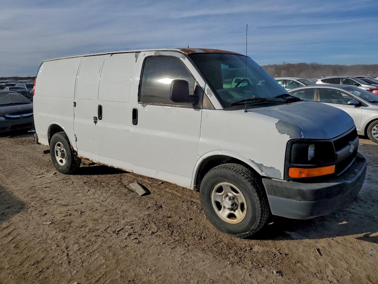 2007 Chevrolet Express G1500 Delivery Van - Image 4
