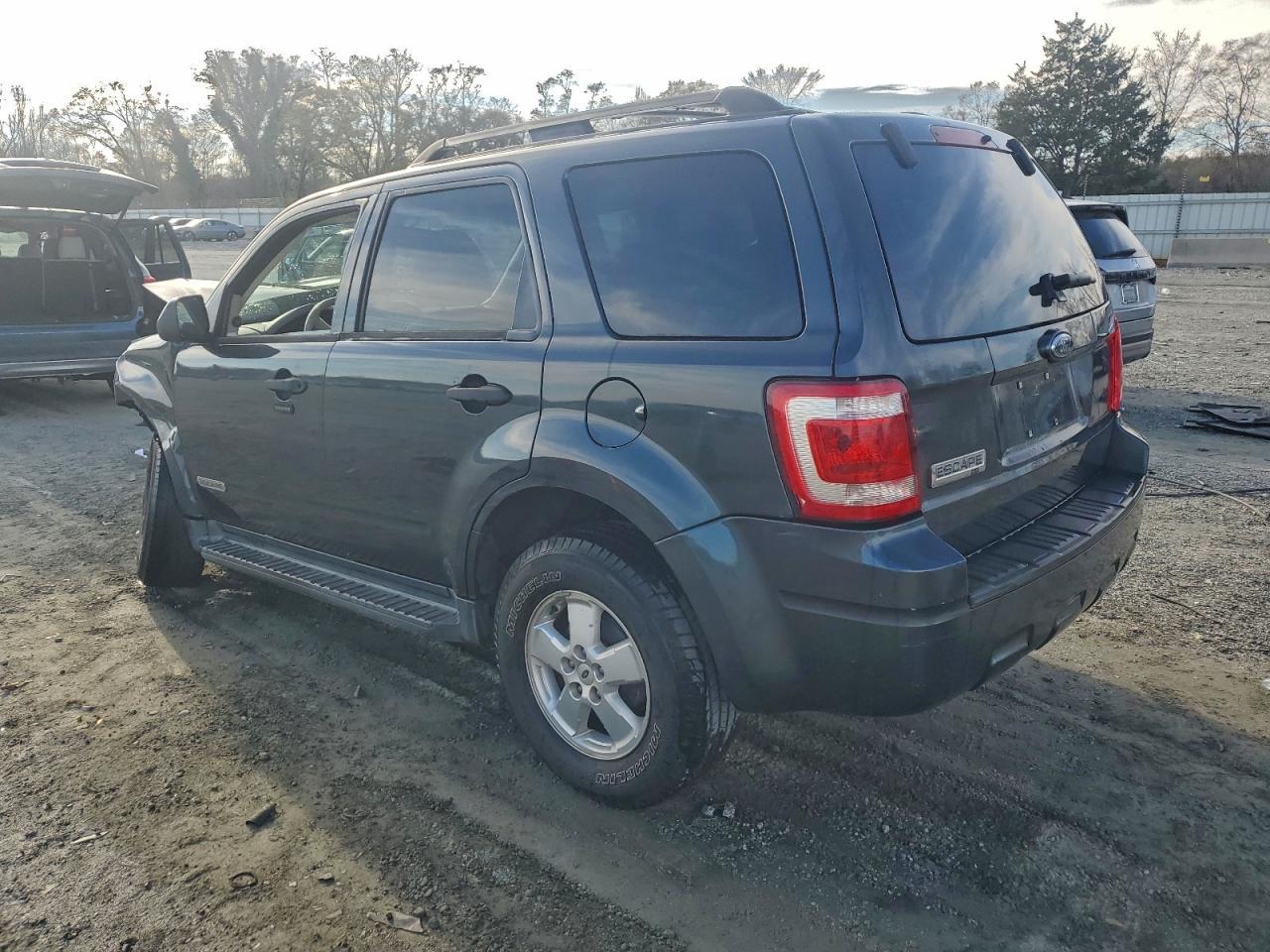 2008 Ford Escape Xlt - Image 2