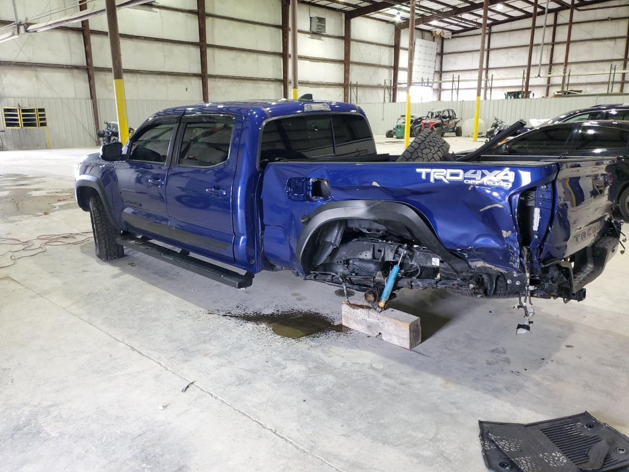 2023 Toyota Tacoma Double Cab - Фото 2
