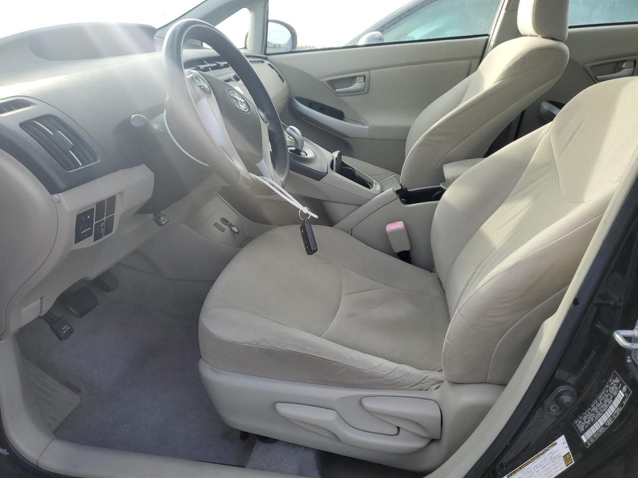 2011 Toyota Prius Two - Фото 7