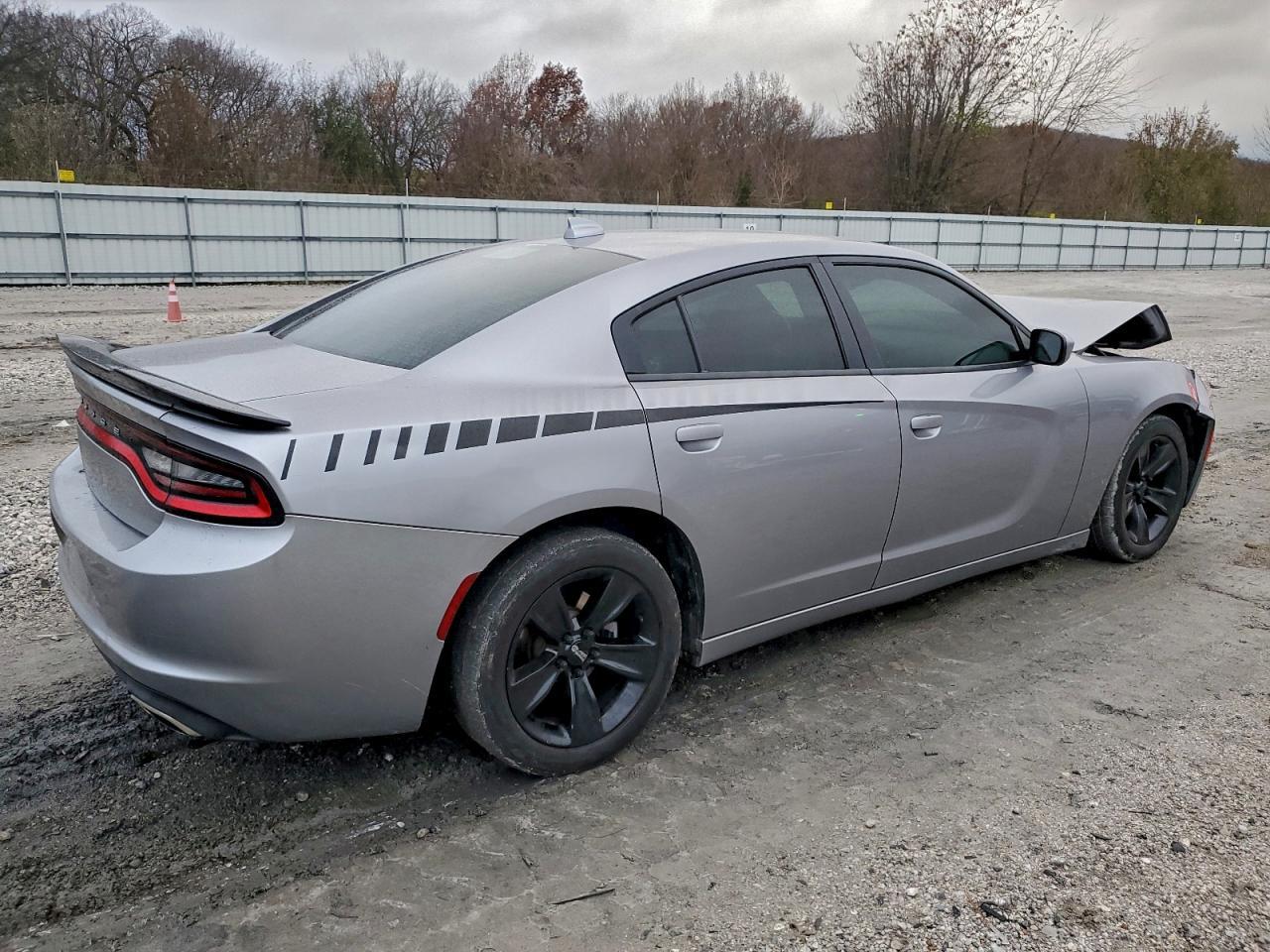 2017 Dodge Charger Sxt - Image 3