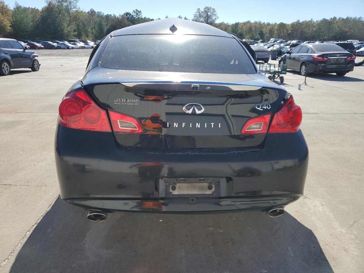 2015 Infiniti Q40 - Image 6