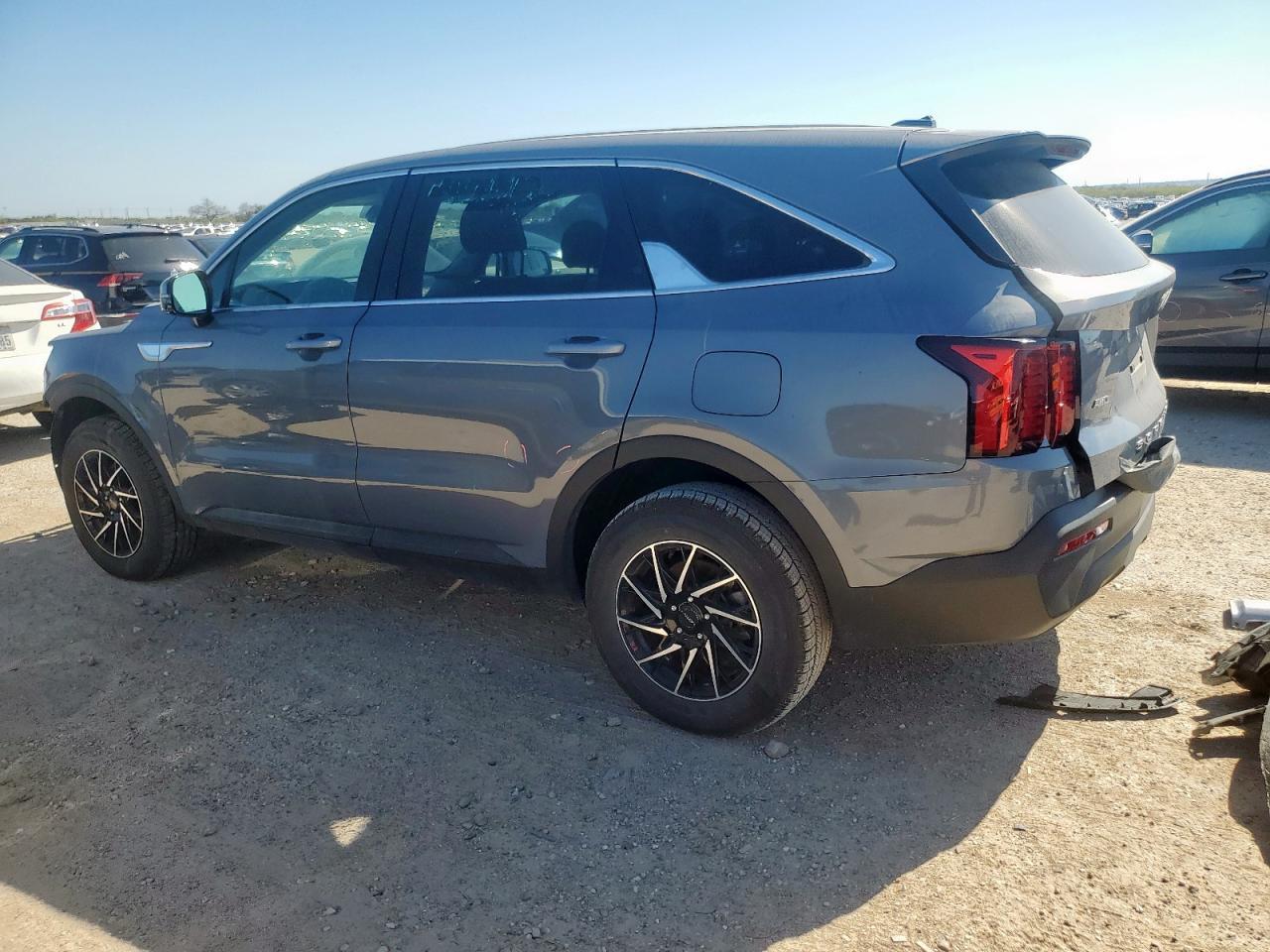 2022 Kia Sorento Lx - Фото 2