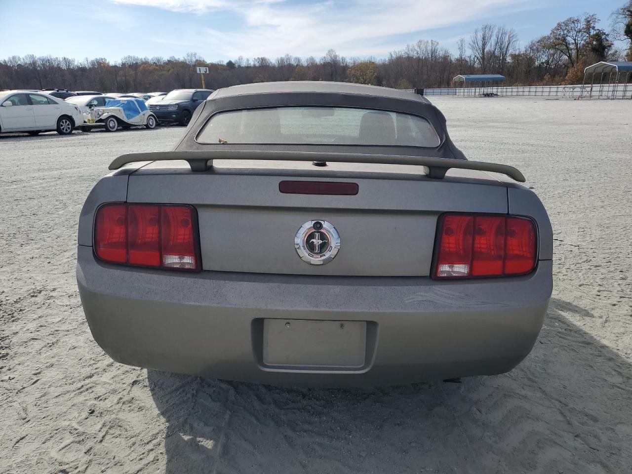 2009 Ford Mustang - Image 6