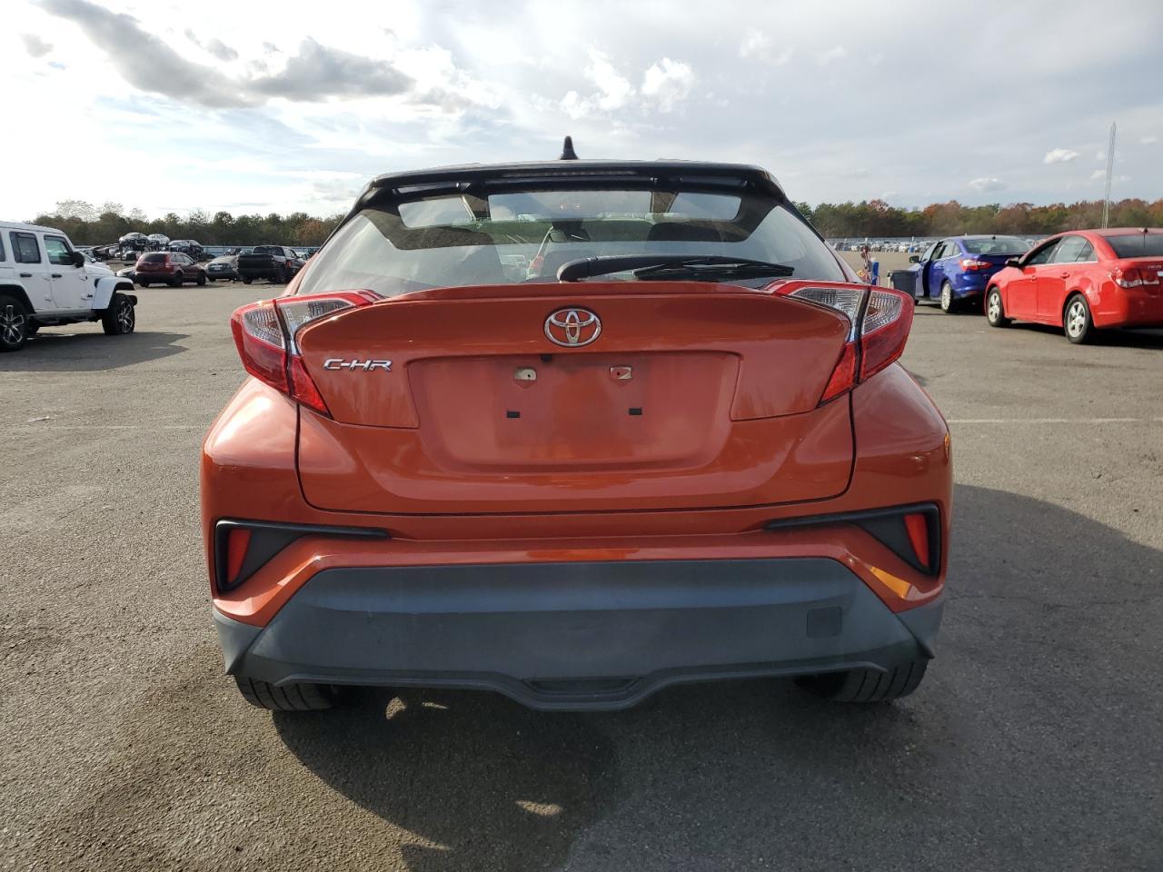 2020 Toyota C-Hr Xle - Image 6