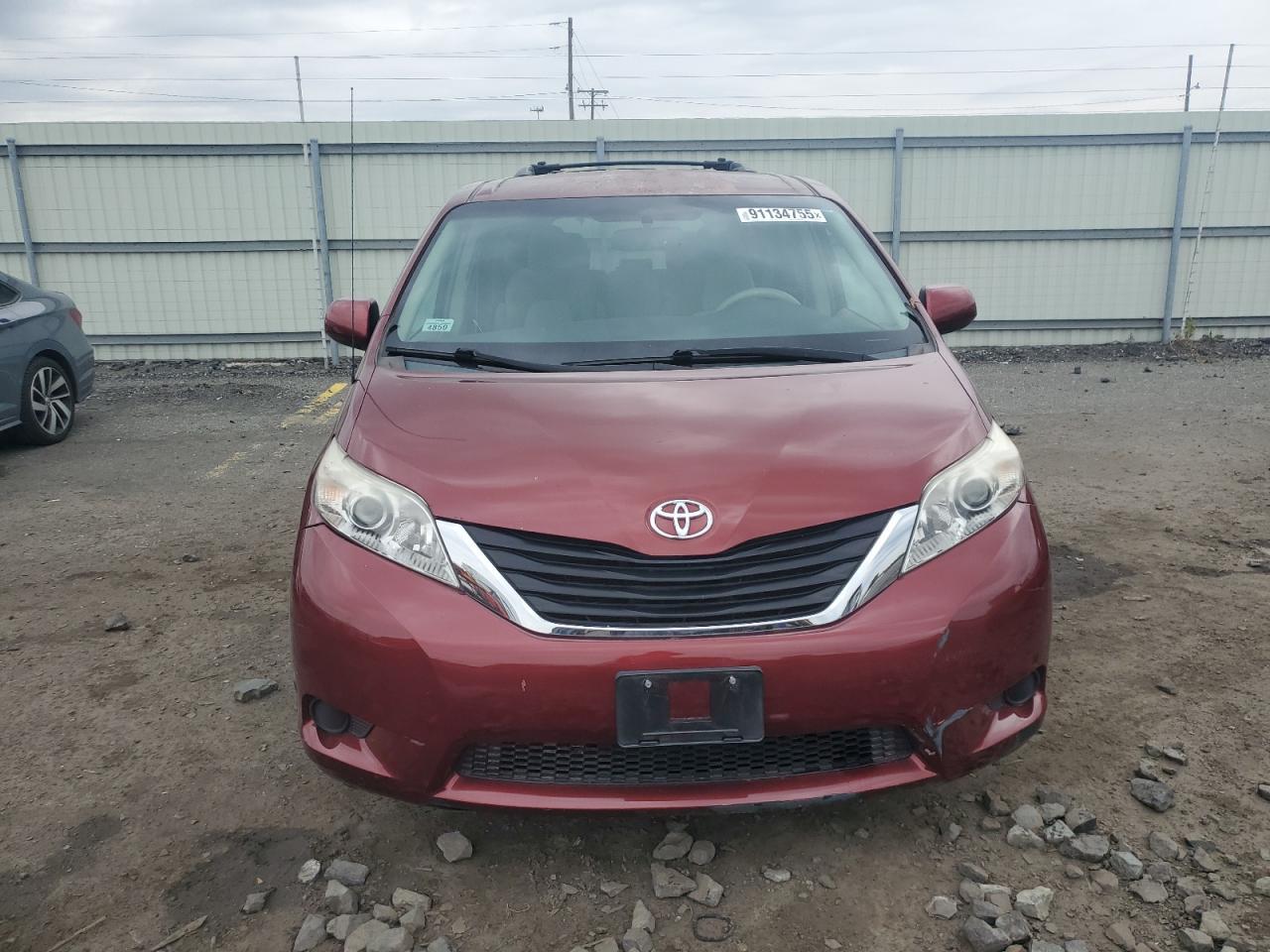 2011 Toyota Sienna Le - Фото 5