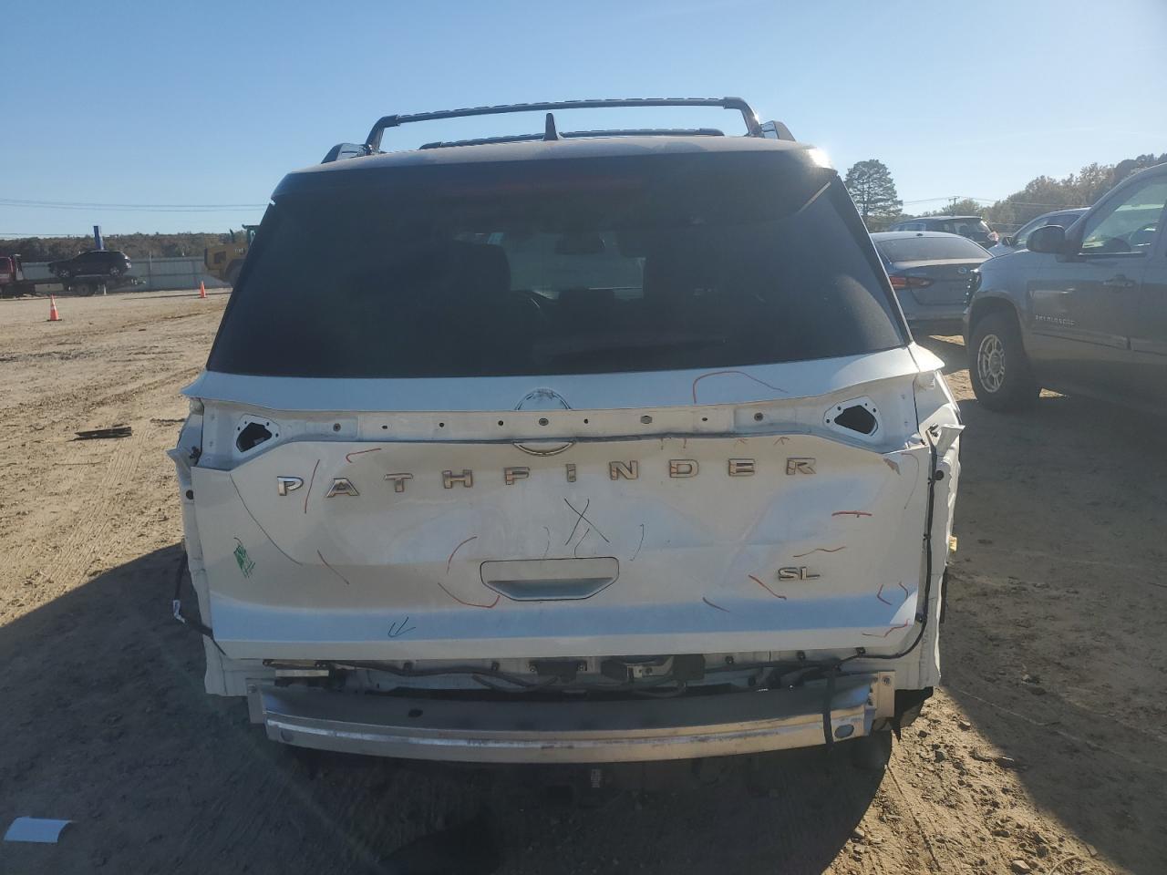 2022 Nissan Pathfinder Sl - Фото 6