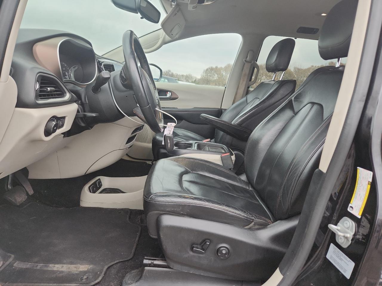 2017 Chrysler Pacifica Touring L - Фото 7