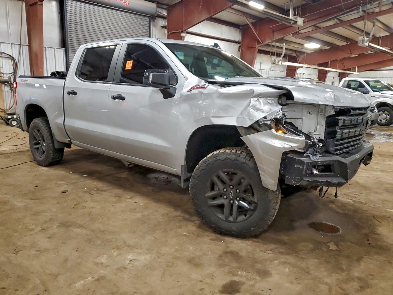 2019 Chevrolet Silverado K1500 Lt Trail Boss - Image 4