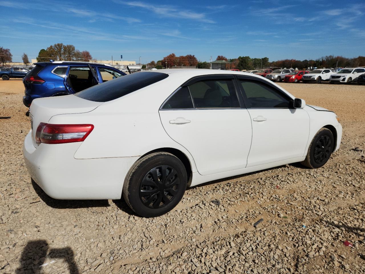 2011 Toyota Camry Base - Фото 3