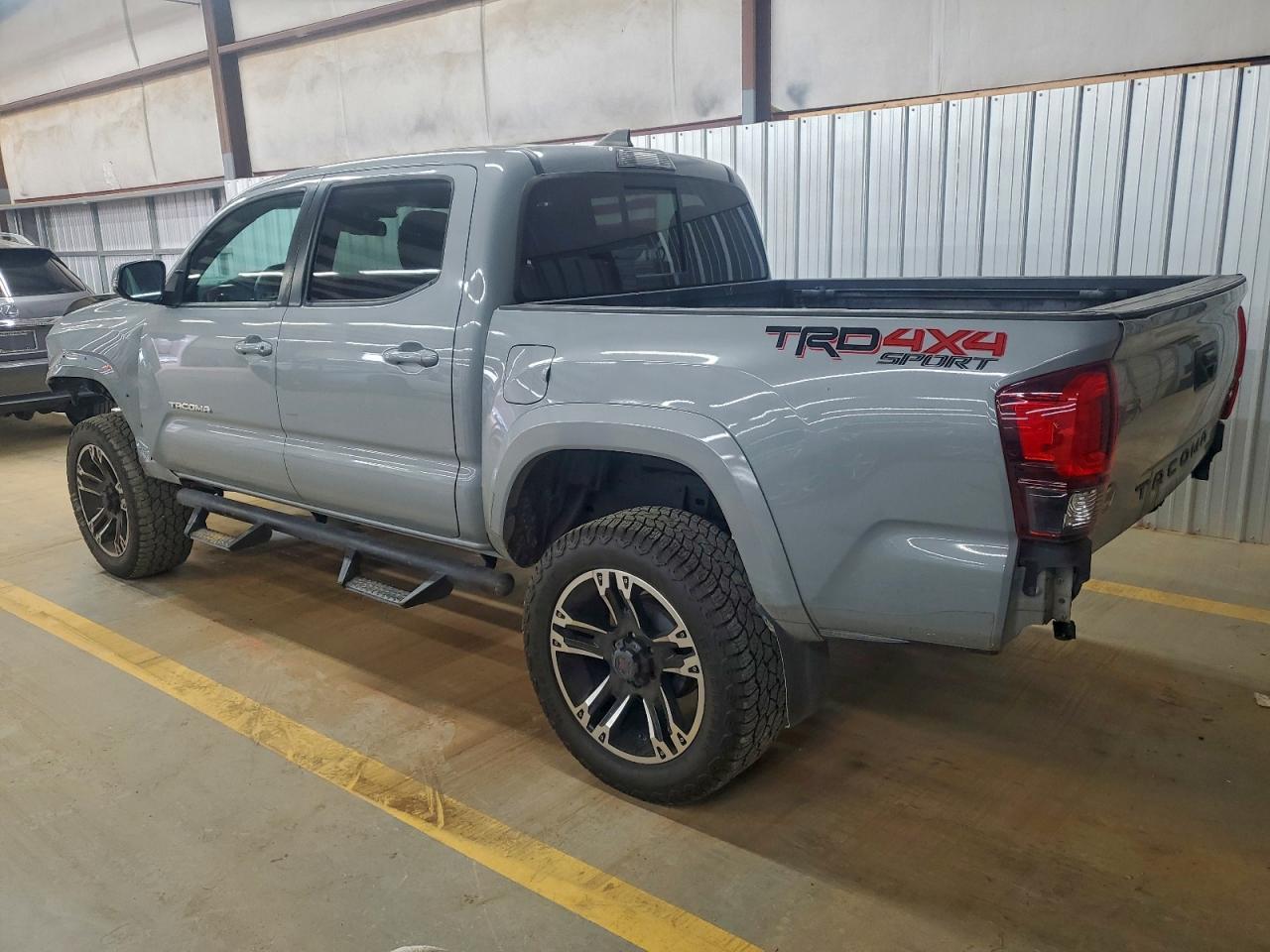 2019 Toyota Tacoma Double Cab - Фото 2