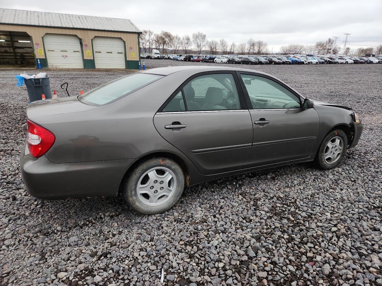 2002 Toyota Camry Le - Image 3