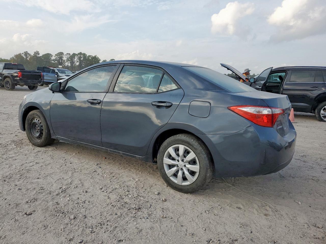 2016 Toyota Corolla L - Фото 2
